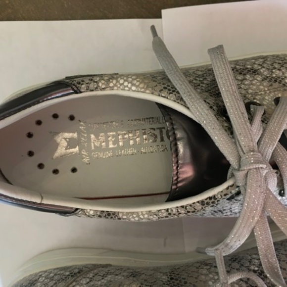 Mephisto snake print leather sneakers size 7-1/2 - Picture 2 of 9